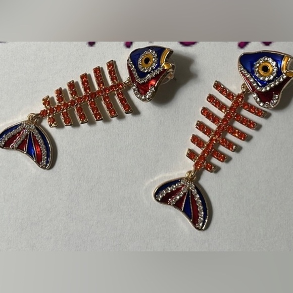 Fish Rhinestone Colorful Drop Earrings - Picture 5 of 11